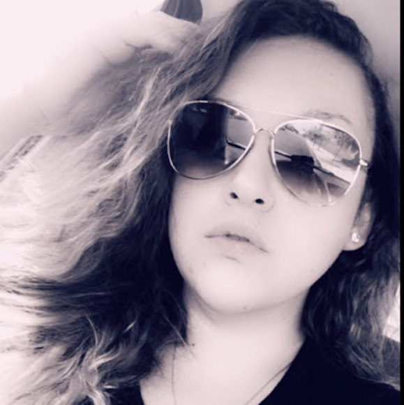 Meet your Posher, Lupe - Picture 1 of 1